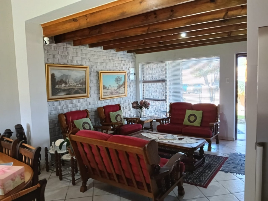 3 Bedroom Property for Sale in Wavecrest Eastern Cape